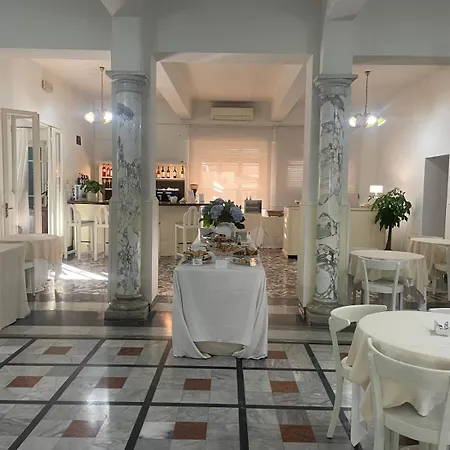 Nettuno 3* מרינה די פיאטרסנטה